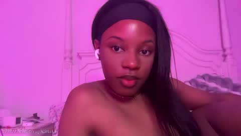 Snapshot of slimebonygurl chatting on June 25, 2026, 3:50 am slimebonygurl online show from June 25, 2026, 3:50 am