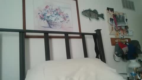 slippery_duck online show from January 25, 2025, 5:51 pm