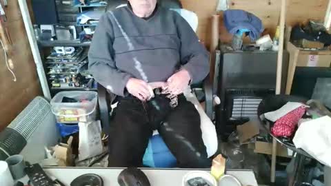 Snapshot of slutboybot chatting on November 30, 2025, 11:47 am slutboybot online show from November 30, 2025, 11:47 am