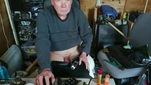 slutboybot online show from April 22, 2026, 10:06 am