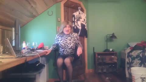 slutjennifertransxx online show from September 12, 2025, 2:55 am