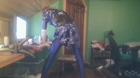 slutjennifertransxx online show from October 9, 2025, 3:04 am