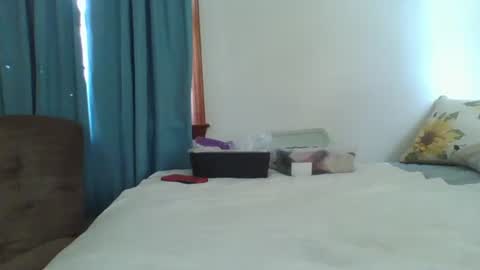 Snapshot of sluttamer72 chatting on February 4, 2025, 4:18 pm Jade and Thomas online show from February 4, 2025, 4:18 pm