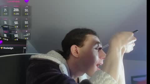 Natsu online show from April 15, 2026, 5:09 pm