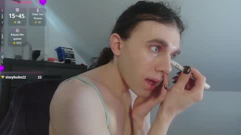 Snapshot of sluttyhorrorparty chatting on May 4, 2026, 5:42 pm Natsu online show from May 4, 2026, 5:42 pm