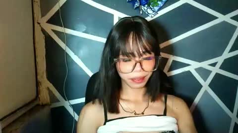 sluttypatotie online show from April 19, 2026, 4:17 pm