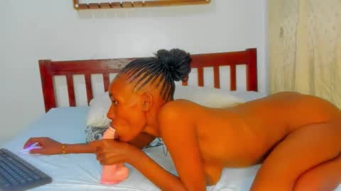 Snapshot of sluttysam_ chatting on September 18, 2025, 4:03 am Sexyslutt online show from September 18, 2025, 4:03 am