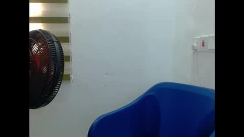 Snapshot of slutxcorn chatting on December 16, 2025, 11:48 am slutxcorn online show from December 16, 2025, 11:48 am