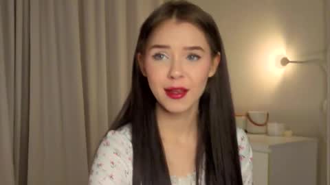 Lily online show from November 9, 2025, 1:09 pm