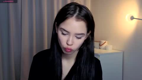 Lily online show from December 19, 2025, 1:29 pm