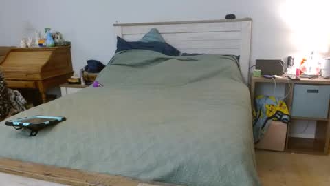 Rachel Lawrence online show from December 10, 2024, 2:38 am