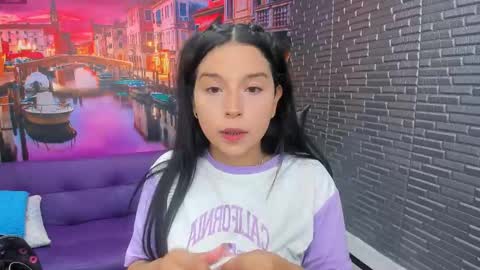 Snapshot of small__naughty chatting on January 6, 2026, 1:37 pm Mariana Torres online show from January 6, 2026, 1:37 pm