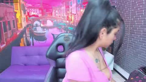 Snapshot of small__naughty chatting on January 19, 2026, 1:37 pm Mariana Torres online show from January 19, 2026, 1:37 pm