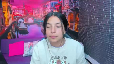 Snapshot of small__naughty chatting on February 4, 2026, 1:39 pm Mariana Torres online show from February 4, 2026, 1:39 pm