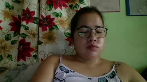 Lovewella online show from November 19, 2025, 2:22 am