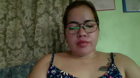 Lovewella online show from May 15, 2026, 5:03 am