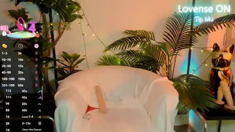 smallestgirlinchat online show from October 24, 2025, 6:04 pm