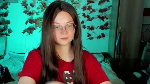 smallimpmeili online show from October 10, 2025, 8:19 pm