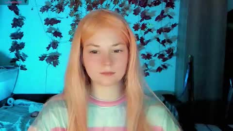 smallimpmeili online show from October 22, 2025, 9:03 pm