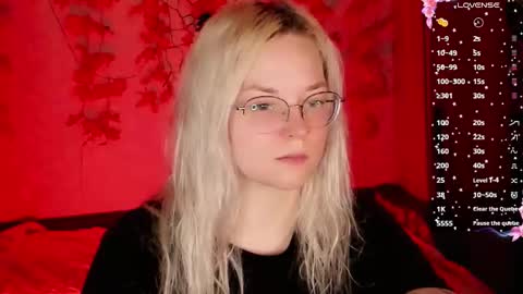 smallimpmeili online show from November 12, 2025, 10:30 pm