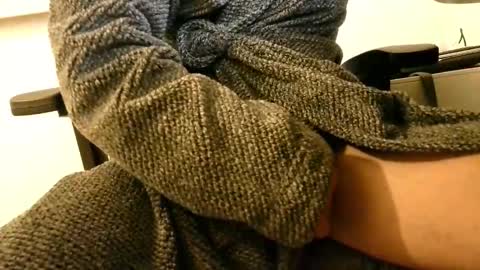 smallking0101 online show from November 9, 2025, 6:33 am