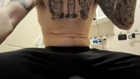 Snapshot of smallone8825 chatting on January 25, 2025, 9:36 am smallone8825 online show from January 25, 2025, 9:36 am