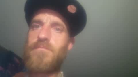 smallpackage1983 online show from November 17, 2025, 7:47 am