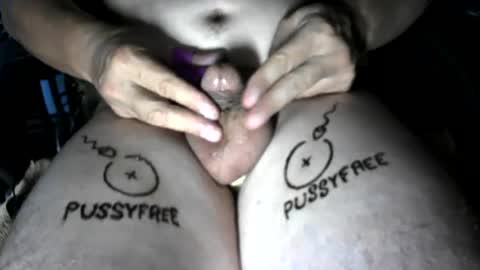 Snapshot of smallpenismwm chatting on June 11, 2026, 8:29 pm pussyfree4eva online show from June 11, 2026, 8:29 pm