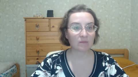 smart_rose online show from September 16, 2025, 2:40 pm
