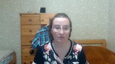 smart_rose online show from September 30, 2025, 2:44 pm