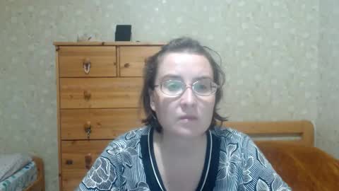 smart_rose online show from October 9, 2025, 6:50 pm