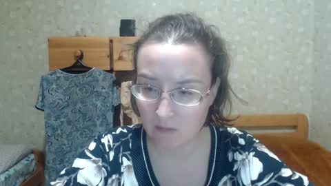 smart_rose online show from October 13, 2025, 7:47 pm