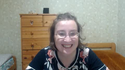 smart_rose online show from October 25, 2025, 3:18 pm