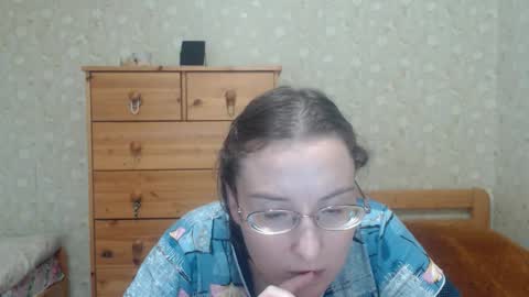 smart_rose online show from November 3, 2025, 11:33 am