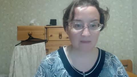 smart_rose online show from May 22, 2026, 6:35 pm