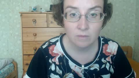 smart_rose online show from May 25, 2026, 3:34 am