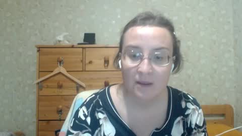 smart_rose online show from May 31, 2026, 6:09 pm