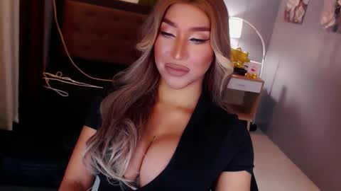 smasherqueen online show from May 20, 2026, 2:12 pm