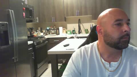 smashing_machine_412 online show from December 16, 2024, 5:17 am