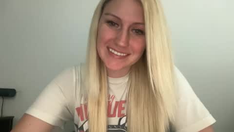 Snapshot of smexxii93 chatting on November 2, 2025, 7:05 pm smexxii93 online show from November 2, 2025, 7:05 pm