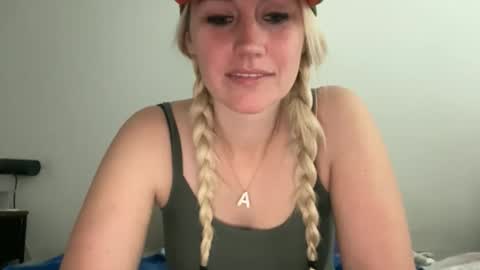 smexxii93 online show from February 3, 2026, 6:46 pm