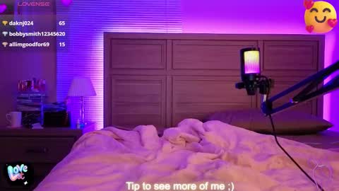 Snapshot of smexy_bun chatting on November 1, 2025, 3:52 am Smexy online show from November 1, 2025, 3:52 am