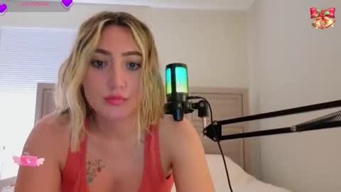 Smexy online show from January 7, 2026, 6:38 am