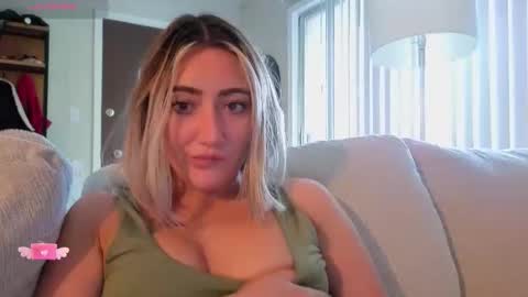 Snapshot of smexy_bun chatting on April 29, 2026, 10:16 pm Smexy online show from April 29, 2026, 10:16 pm