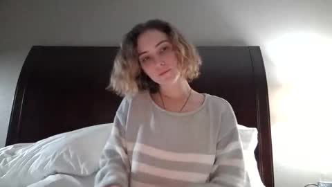 Snapshot of smile8dance chatting on December 18, 2025, 12:22 pm Your Fave Domme online show from December 18, 2025, 12:22 pm