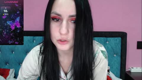 smile_cute_fox online show from December 14, 2025, 10:53 am