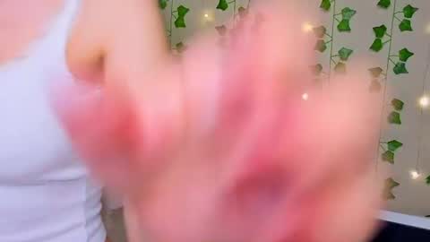 Snapshot of smile_forever_ chatting on August 7, 2026, 9:17 pm Bella online show from August 7, 2026, 9:17 pm