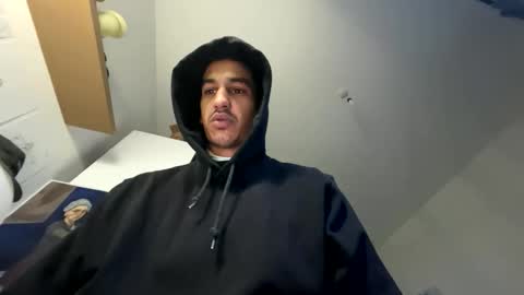 smilemorezzz online show from December 21, 2025, 3:41 pm