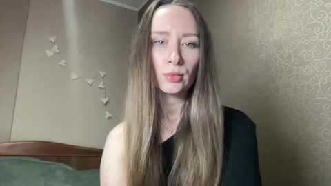smilequeen_ online show from October 3, 2025, 6:05 pm
