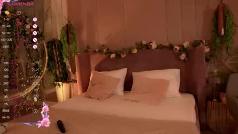 Snapshot of smiley_mia_ chatting on October 10, 2025, 5:17 am Mia online show from October 10, 2025, 5:17 am